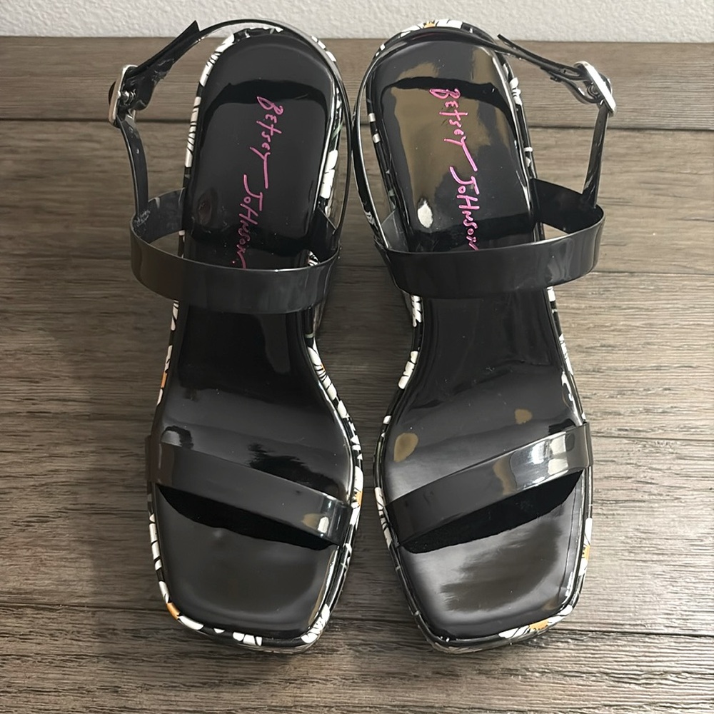 EUC [Betsey Johnson] Landry Daisy Floral Platform Wedge Sandals Women’s Sz 6.5 - Picture 8 of 14